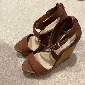 Beautiful Gianni Bini Cognac Wedge